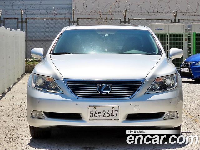 Lexus LS — exterior