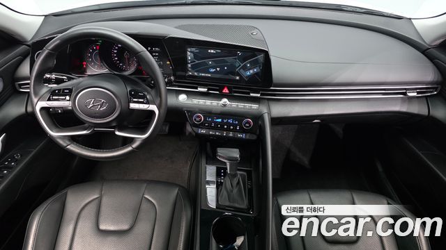 Hyundai Avante — interior