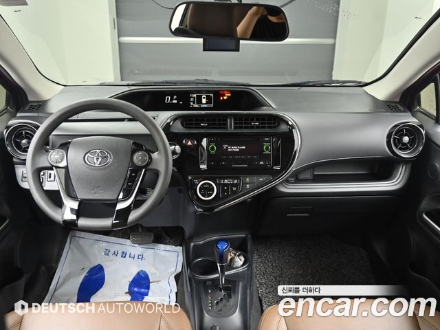 Toyota Prius — interior