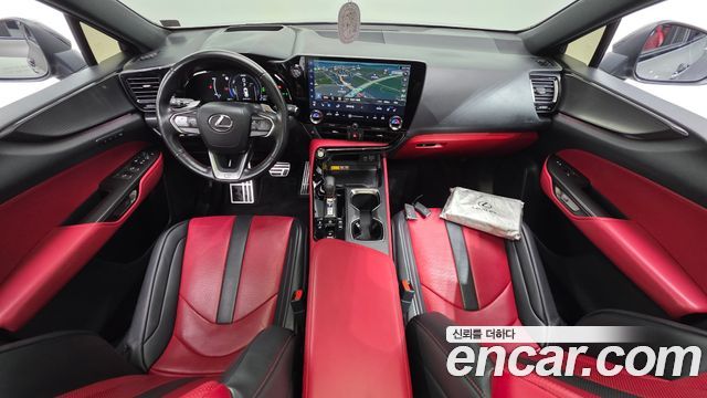 Lexus NX — interior