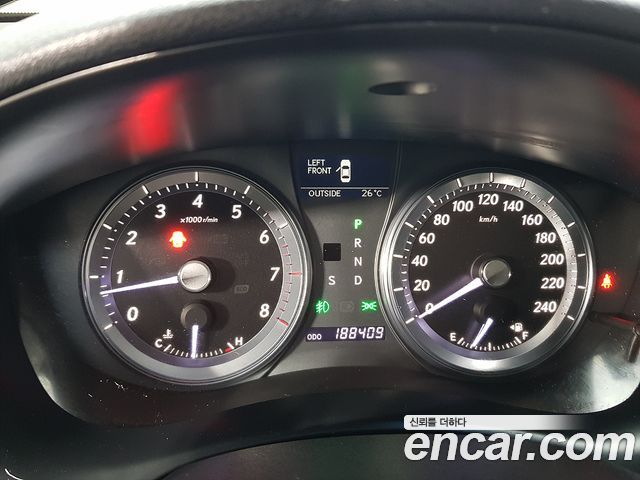 Lexus ES — interior