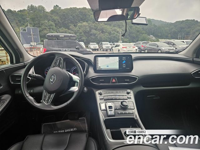 Hyundai Santa Fe — interior