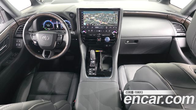Toyota Alphard — interior
