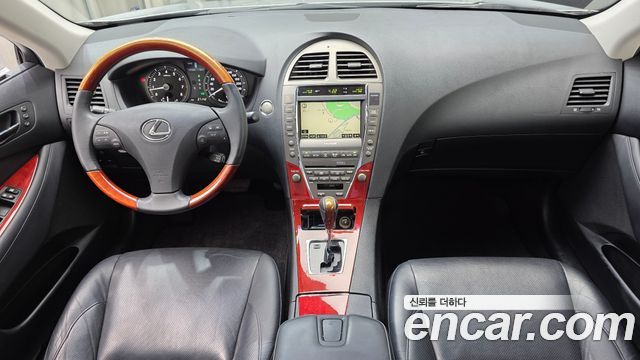 Lexus ES — interior