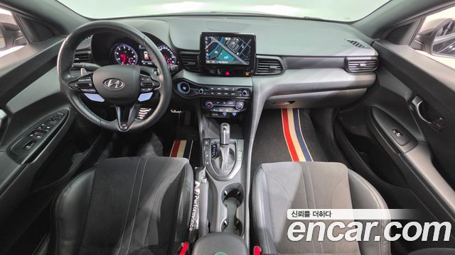 Hyundai Veloster — interior
