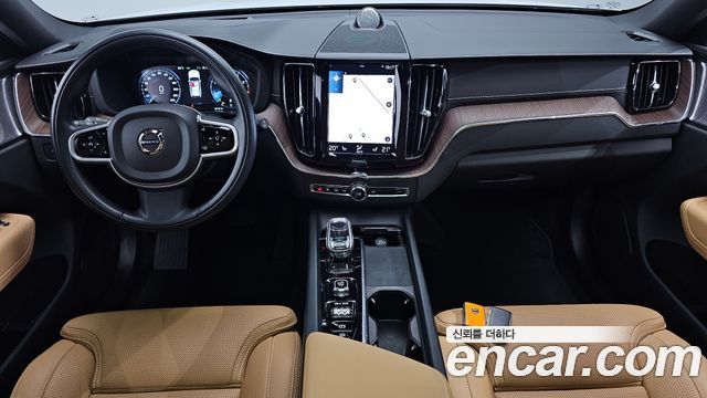 Volvo XC60 — interior