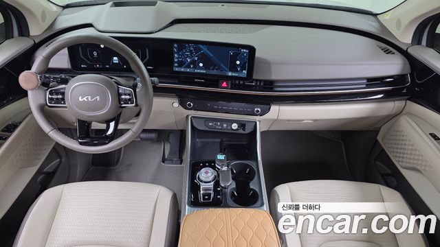 Kia Carnival — interior