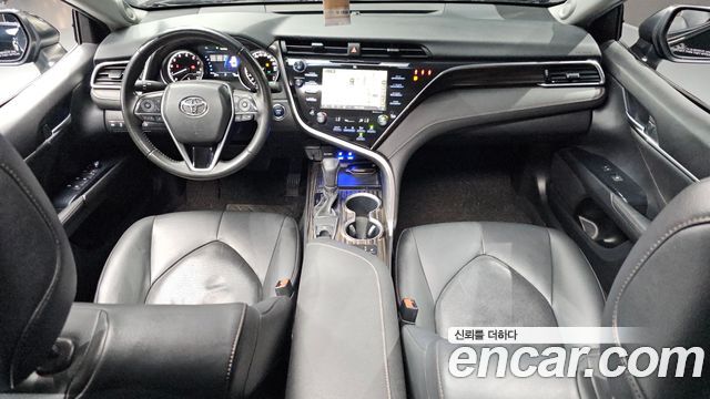 Toyota Camry — interior