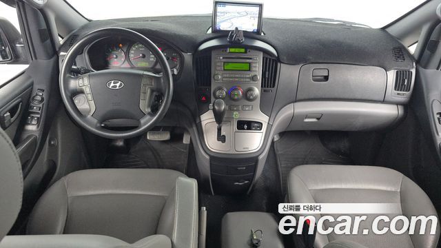 Hyundai Starex — interior