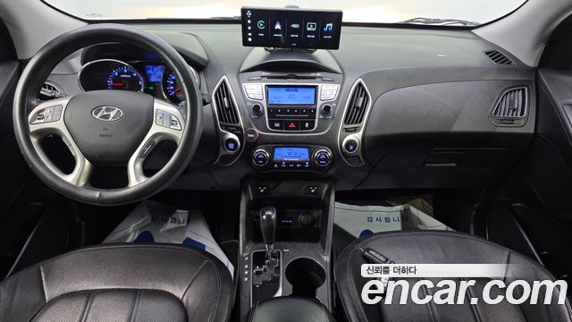 Hyundai Tucson — interior