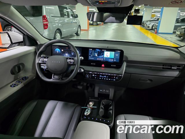 Hyundai IONIQ 5 — interior