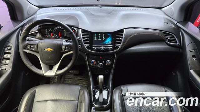 Chevrolet Korea Trax — interior