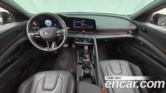 Hyundai Avante — interior