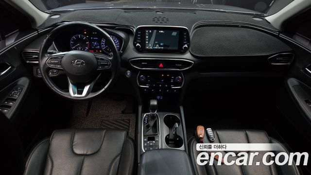 Hyundai Santa Fe — interior