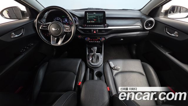 Kia K3 — interior