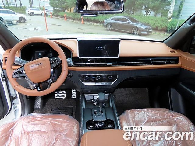 KG Mobility Musso — interior