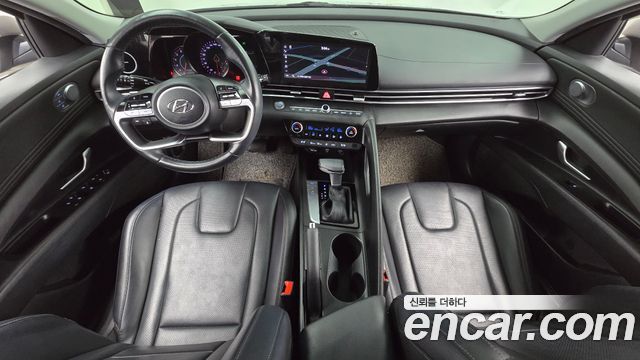 Hyundai Avante — interior