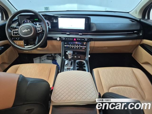 Kia Carnival — interior