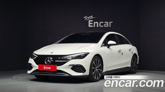 Mercedes-Benz EQE — exterior