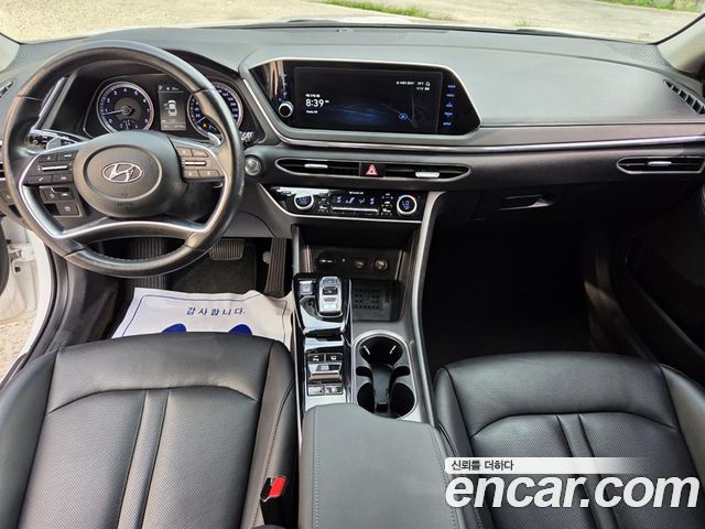 Hyundai Sonata — interior
