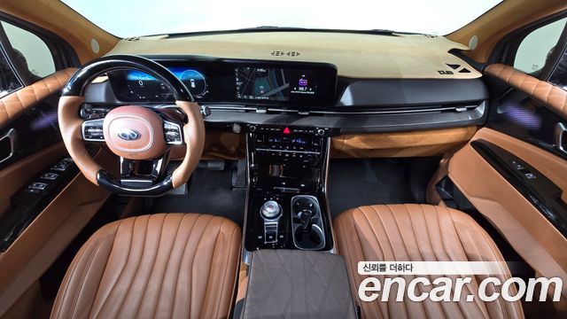 Kia Carnival — interior