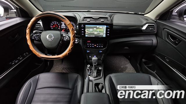 KG Mobility Tivoli — interior