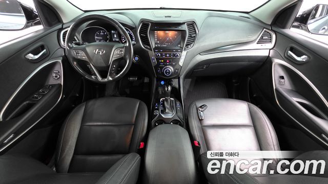 Hyundai Santa Fe — interior