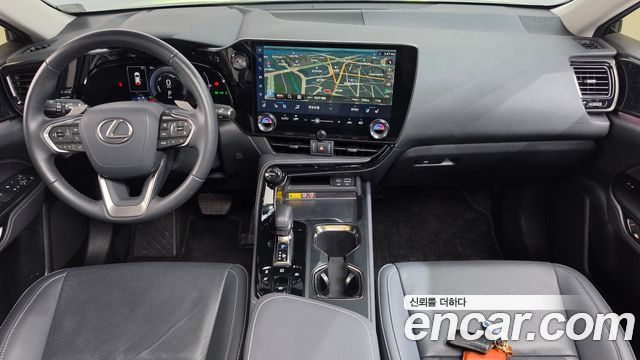 Lexus NX — interior