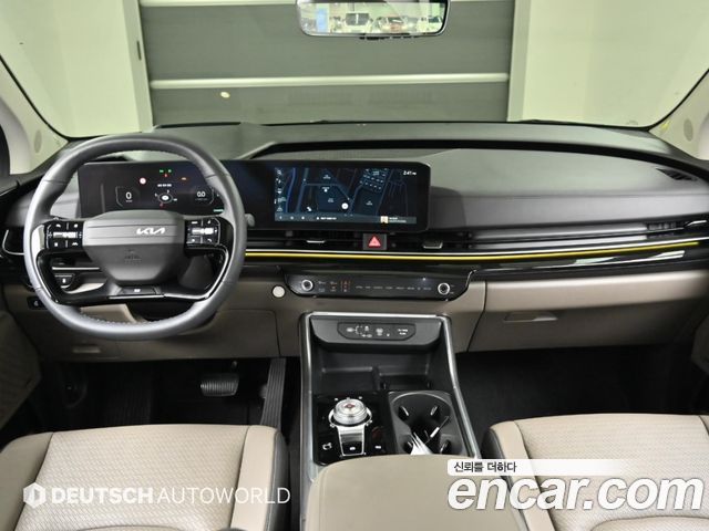 Kia Carnival — interior