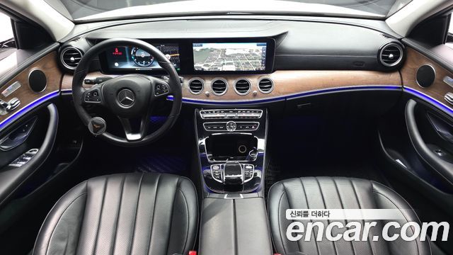 Mercedes-Benz E-Class — interior