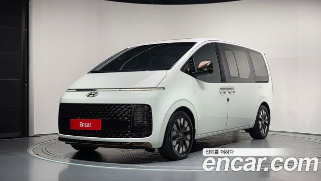Hyundai Staria