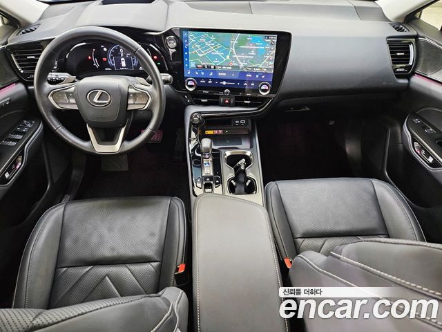 Lexus NX — interior