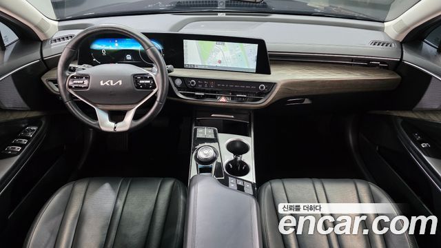 Kia K8 — interior