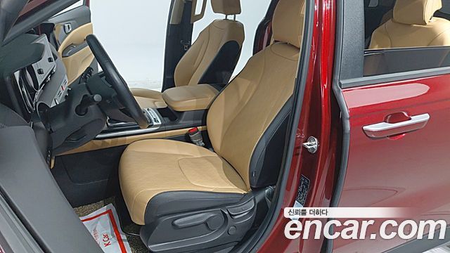 Kia Carnival — interior