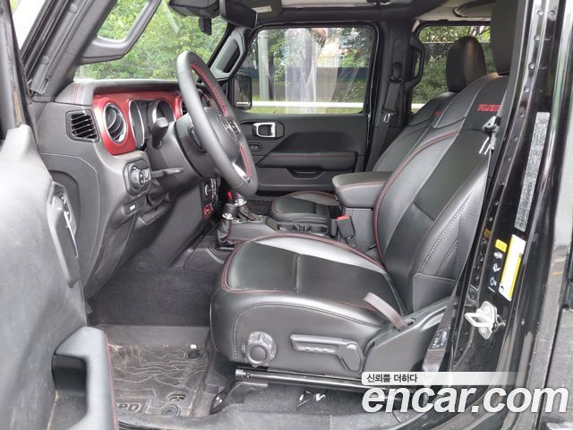 Jeep Gladiator — interior