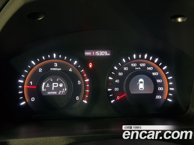 KG Mobility Korando — interior