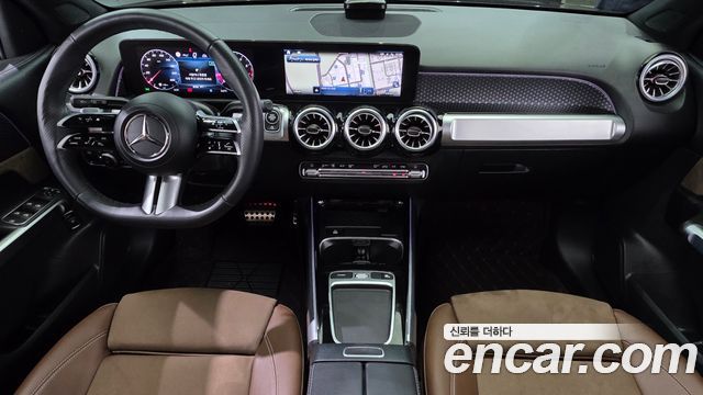 Mercedes-Benz GLB-Class — interior