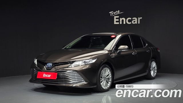 Toyota Camry — exterior