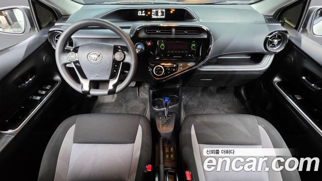 Toyota Prius — interior