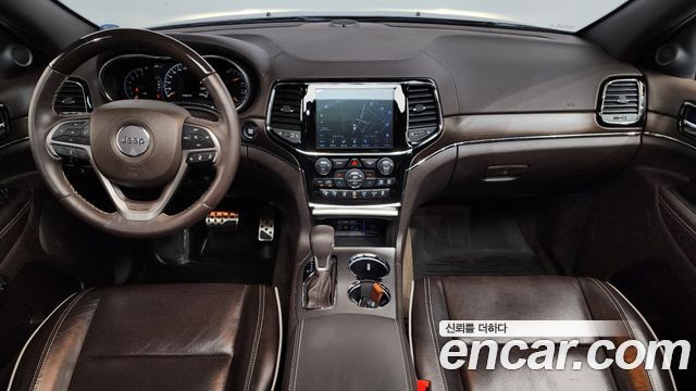 Jeep Cherokee — interior