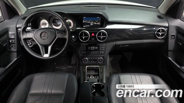 Mercedes-Benz GLK-Class — interior