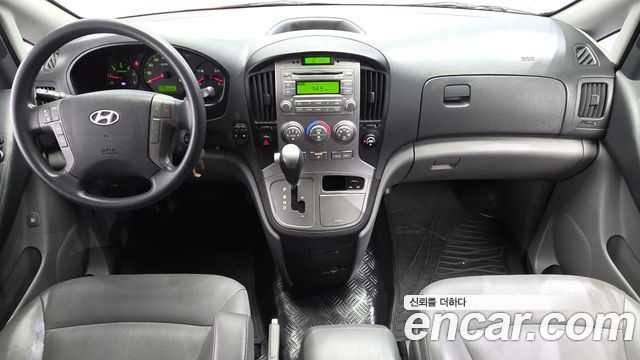 Hyundai Starex — interior