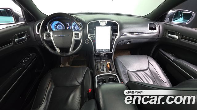 Chrysler 300C — interior