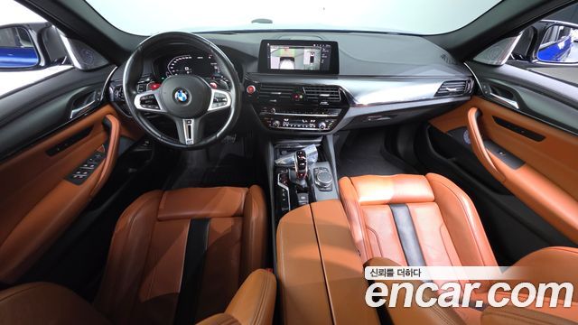 BMW M5 — interior