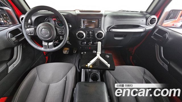 Jeep Wrangler — interior