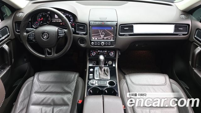 Volkswagen Touareg — interior