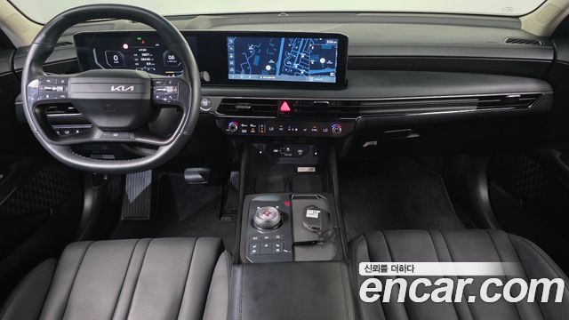 Kia K8 — interior