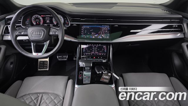 Audi Q8 — interior