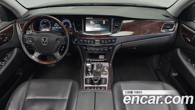 Hyundai Equus — interior