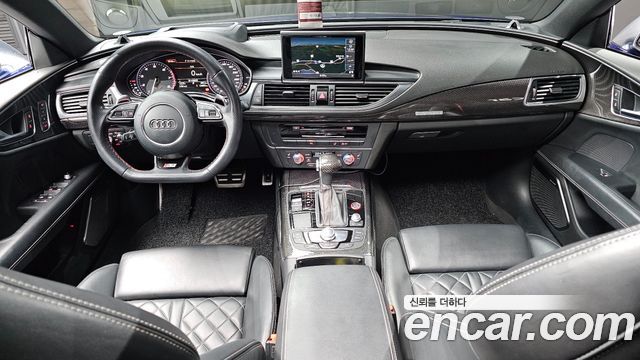Audi S7 — interior